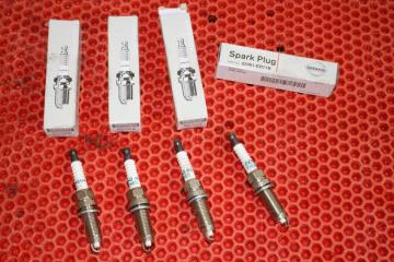 Запчасть оригинальные свечи зажигания Nissan