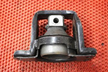 Запчасть опора двигателя правая Nissan Qashqai