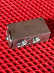 Фото запчасти клапан расширительный кондиционера Renault Duster+Logan Б/У запчасть Запчасть клапан расширительный кондиционера Renault Duster+Logan