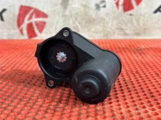 Запчасть электромотор заднего суппорта Volkswagen Tiguan