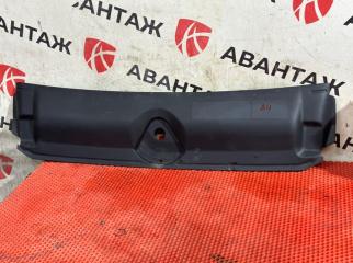 Запчасть кожух зaмка кaпота Audi A4