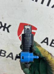 Запчасть моторчик омывателя Skoda Octavia