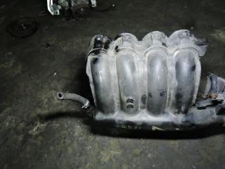 Коллектор впускной NISSAN SERENA RC24 QR25 2 ракурс