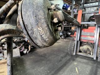 Балка передняя ISUZU ELF NKR55E 2wd 3 ракурс Балка передняя ISUZU ELF NKR55E 2wd 3 ракурс