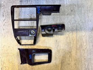 Консоль магнитофона TOYOTA CRESTA