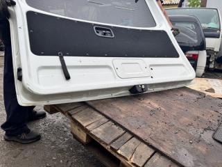 Дверь 5-я NISSAN CARAVAN E26 5 ракурс