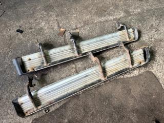 Запчасть Подножка  MITSUBISHI PAJERO  Контрактный  под фендера. правая и левая три двери продаются парой стоимость за 1шт ржавые