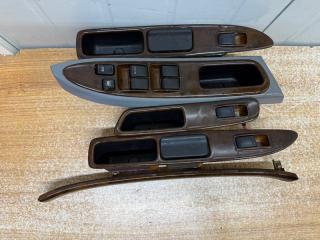 Запчасть блок управления стеклоподъемниками передний правый NISSAN BASSARA