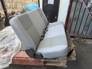 Сидение заднее TOYOTA TOWN ACE S402M 2 ракурс Сидение заднее TOYOTA TOWN ACE S402M 2 ракурс