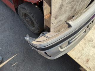 Бампер передний TOYOTA HIACE KZH106 2MOD-52119-26200 3 ракурс