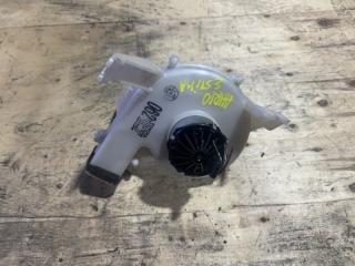 Мотор охлаждения батареи TOYOTA ESTIMA AHR10 87130-28490 2 ракурс