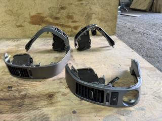 Консоль кпп TOYOTA PRIUS NHW20 2, MODEL 1 ракурс Консоль кпп TOYOTA PRIUS NHW20 2, MODEL 1 ракурс