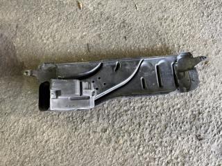 Корпус воздушного фильтра TOYOTA CELSIOR UCF31 3UZ-FE 5 ракурс