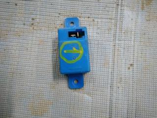 Реле SsangYong Kyron DJ 8661011002 2 ракурс