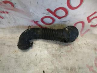 Патрубок воздушного фильтра Kia Sorento BL D4CB 281303E210 2 ракурс