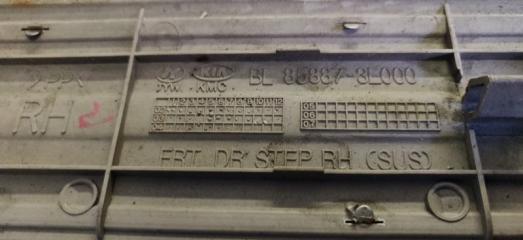 Накладка на порог правая передняя Kia Sorento BL D4CB 858873e000 3 ракурс