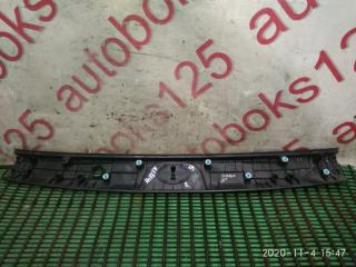 Накладка замка багажника Kia Mohave HM D6EA 857702J000 3 ракурс