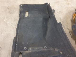 Ковер пола Kia Mohave HM D6EA 842602J050WK, 842652J500WK 2 ракурс Ковер пола Kia Mohave HM D6EA 842602J050WK, 842652J500WK 2 ракурс