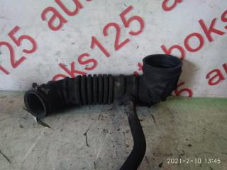 Патрубок воздушного фильтра Hyundai Starex A1 D4CB 281384A600 2 ракурс