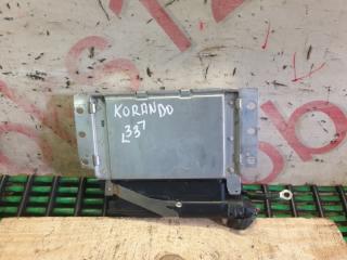 Блок управления abs SsangYong Korando KJ OM662 (662 920) 8671005800 3 ракурс