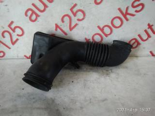 Патрубок воздушного фильтра Hyundai Sonata NF G4KA 281383K010 3 ракурс