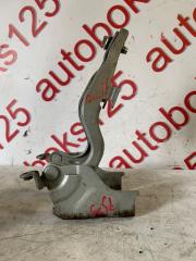 Крепление капота Hyundai Grand Starex TQ D4CB 3 ракурс Крепление капота Hyundai Grand Starex TQ D4CB 3 ракурс