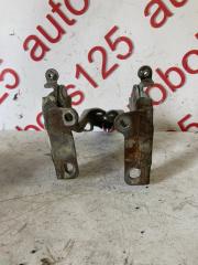 Крепление капота Hyundai Grand Starex TQ D4CB 4 ракурс Крепление капота Hyundai Grand Starex TQ D4CB 4 ракурс