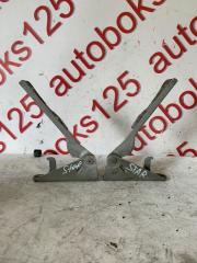 Крепление капота Hyundai Starex A1 D4BH 2 ракурс Крепление капота Hyundai Starex A1 D4BH 2 ракурс