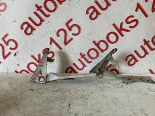 Крепление капота Hyundai Starex A1 D4BH 1 ракурс Крепление капота Hyundai Starex A1 D4BH 1 ракурс