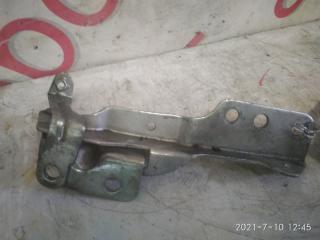 Крепление капота Kia Sorento BL D4CB 4 ракурс Крепление капота Kia Sorento BL D4CB 4 ракурс
