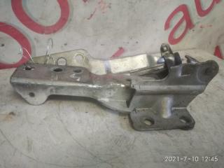 Крепление капота Kia Sorento BL D4CB 5 ракурс Крепление капота Kia Sorento BL D4CB 5 ракурс