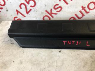 Накладка на порог левая передняя Nissan X-Trail TNT31 QR25 (DE) 76952JG00A 3 ракурс