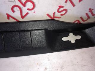 Накладка замка багажника Nissan X-Trail NT31 MR20DE 84992JG00A 3 ракурс