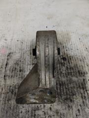Подушка двигателя правая Hyundai Tucson JM D4EA 219313A801 2 ракурс Подушка двигателя правая Hyundai Tucson JM D4EA 219313A801 2 ракурс