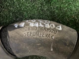 Патрубок интеркулера Hyundai Porter D4CB 281634A352B, 281634A352C 4 ракурс