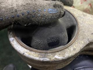 Подушка двигателя правая передняя Hyundai Tucson JM D4EA 219313A801 2 ракурс Подушка двигателя правая передняя Hyundai Tucson JM D4EA 219313A801 2 ракурс