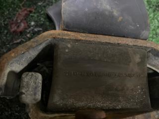 Подушка двигателя правая Kia Bongo PU J3 218104E100 3 ракурс