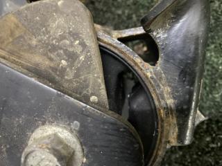 Подушка двигателя левая SsangYong Actyon CK D20DTF (671950) 2071034002 4 ракурс
