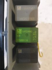 Блок предохранителей передний Chevrolet Cruze J300 F18D4 13222786, 8627034000 3 ракурс