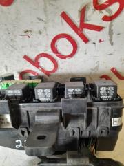 Блок предохранителей правый Hyundai Grand Starex TQ D4CB 914004H071, 919504H610 3 ракурс