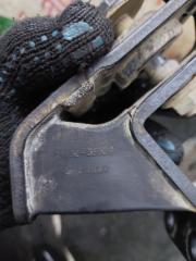Подушка акпп Kia Sorento BL D4CB 218323E384 4 ракурс Подушка акпп Kia Sorento BL D4CB 218323E384 4 ракурс