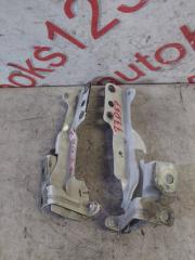Крепление капота Kia Sorento BL D4CB 1 ракурс Крепление капота Kia Sorento BL D4CB 1 ракурс
