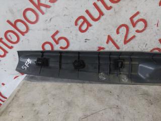 Накладка замка багажника Hyundai Santa Fe SM D4EA 8577026700 5 ракурс