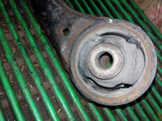 Рычаг правый передний Hyundai Tucson JM D4EA 545002E000 2 ракурс Рычаг правый передний Hyundai Tucson JM D4EA 545002E000 2 ракурс