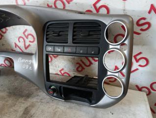 Консоль центральная Kia Bongo PU J3 848304E000 3 ракурс