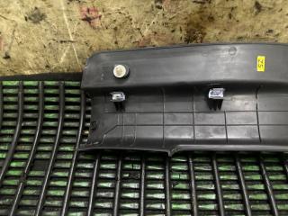 Накладка на порог левая задняя Chevrolet Captiva C100 Z20S 96630475 5 ракурс Накладка на порог левая задняя Chevrolet Captiva C100 Z20S 96630475 5 ракурс