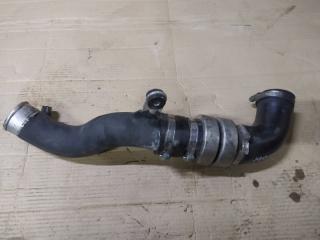 Патрубок интеркулера Kia Mohave HM D6EA 282613A500 1 ракурс