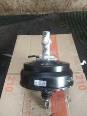 Главный тормозной цилиндр Hyundai Porter D4CB 586004F010, 586104F010 2 ракурс Главный тормозной цилиндр Hyundai Porter D4CB 586004F010, 586104F010 2 ракурс
