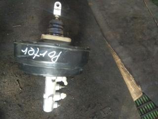 Главный тормозной цилиндр Hyundai Porter D4CB 586004F010, 586104F010 3 ракурс Главный тормозной цилиндр Hyundai Porter D4CB 586004F010, 586104F010 3 ракурс