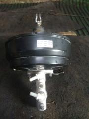 Главный тормозной цилиндр Hyundai Porter D4CB 586004F010, 586104F010 4 ракурс Главный тормозной цилиндр Hyundai Porter D4CB 586004F010, 586104F010 4 ракурс